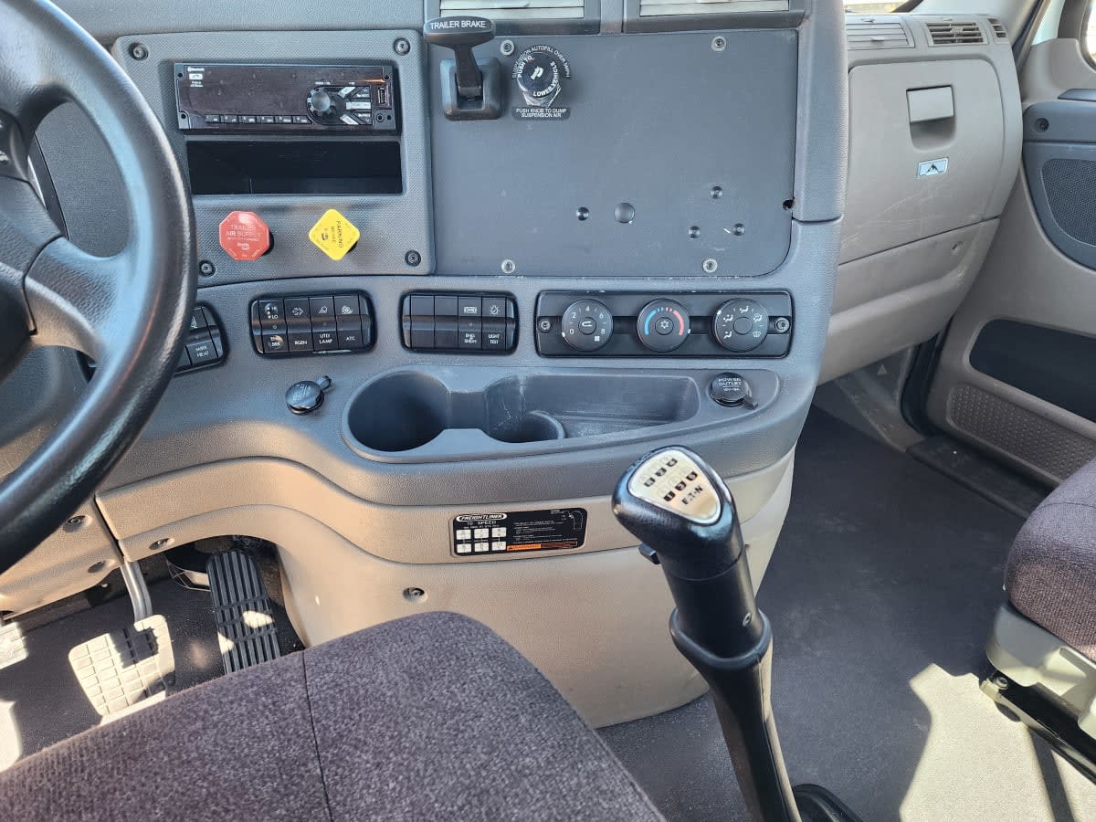 2019 Freightliner - image 8