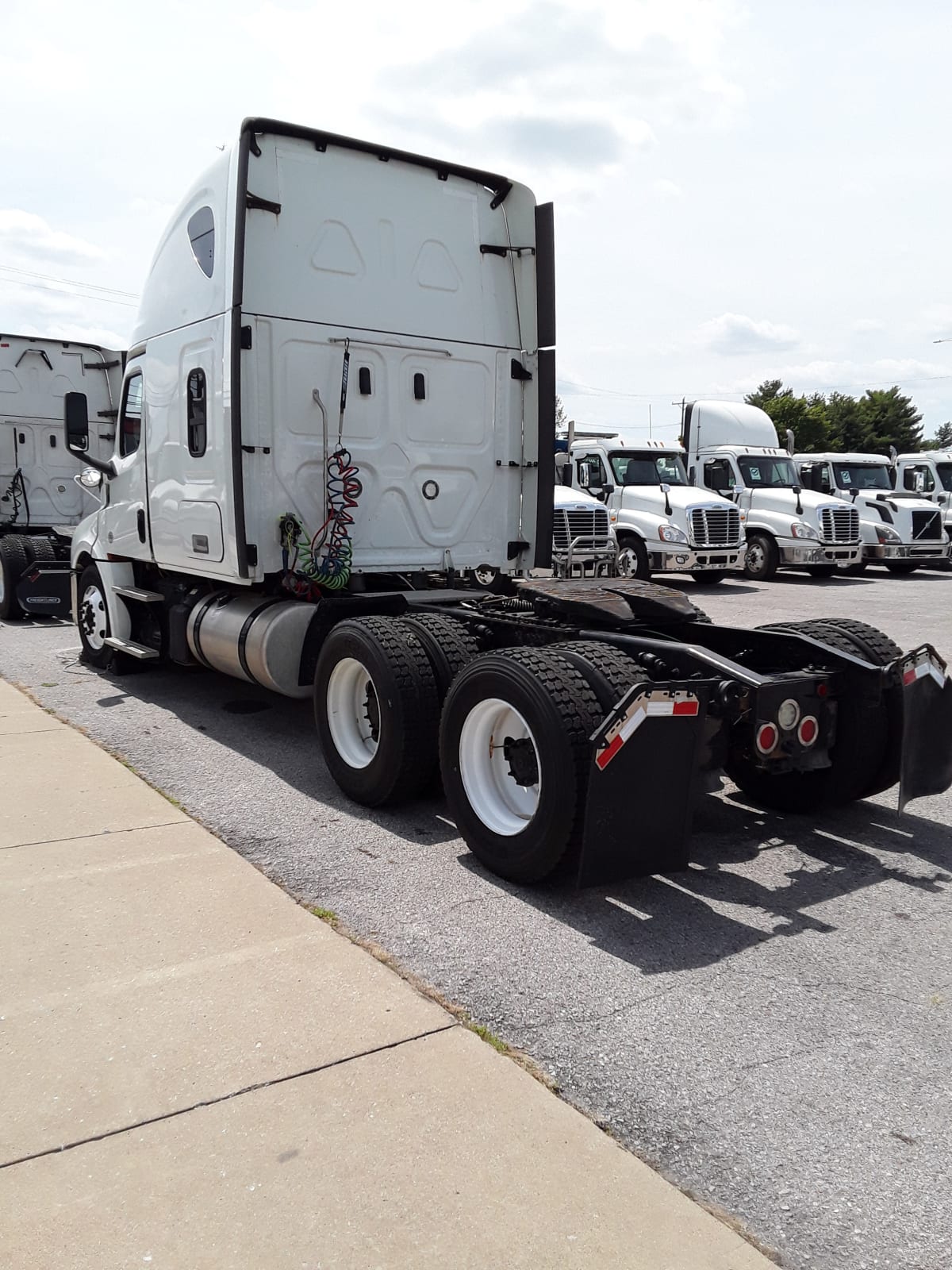 2019 Freightliner/Mercedes NEW CASCADIA PX12664 863618