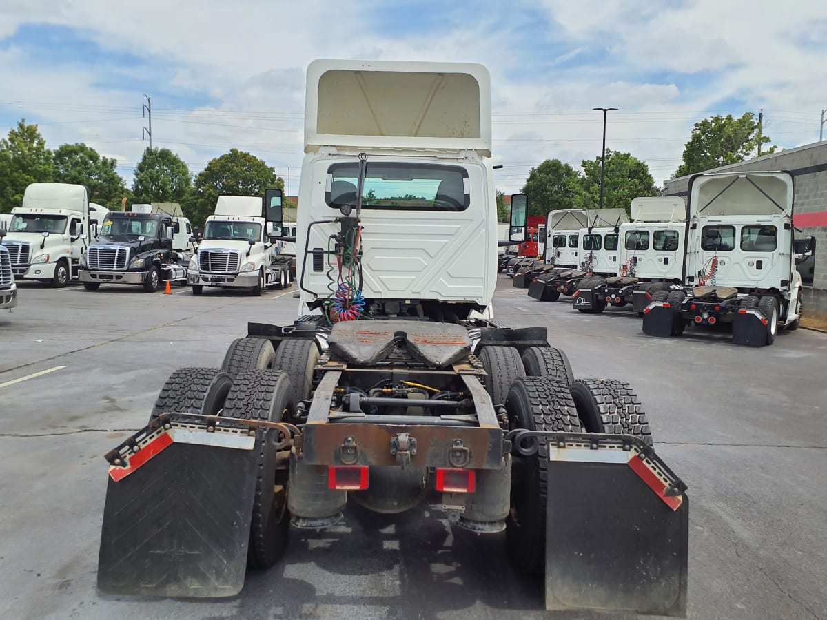 2019 Navistar International LT625 DAYCAB T/A 863638