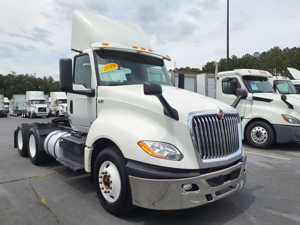 2019 Navistar International LT625 DAYCAB T/A 863638