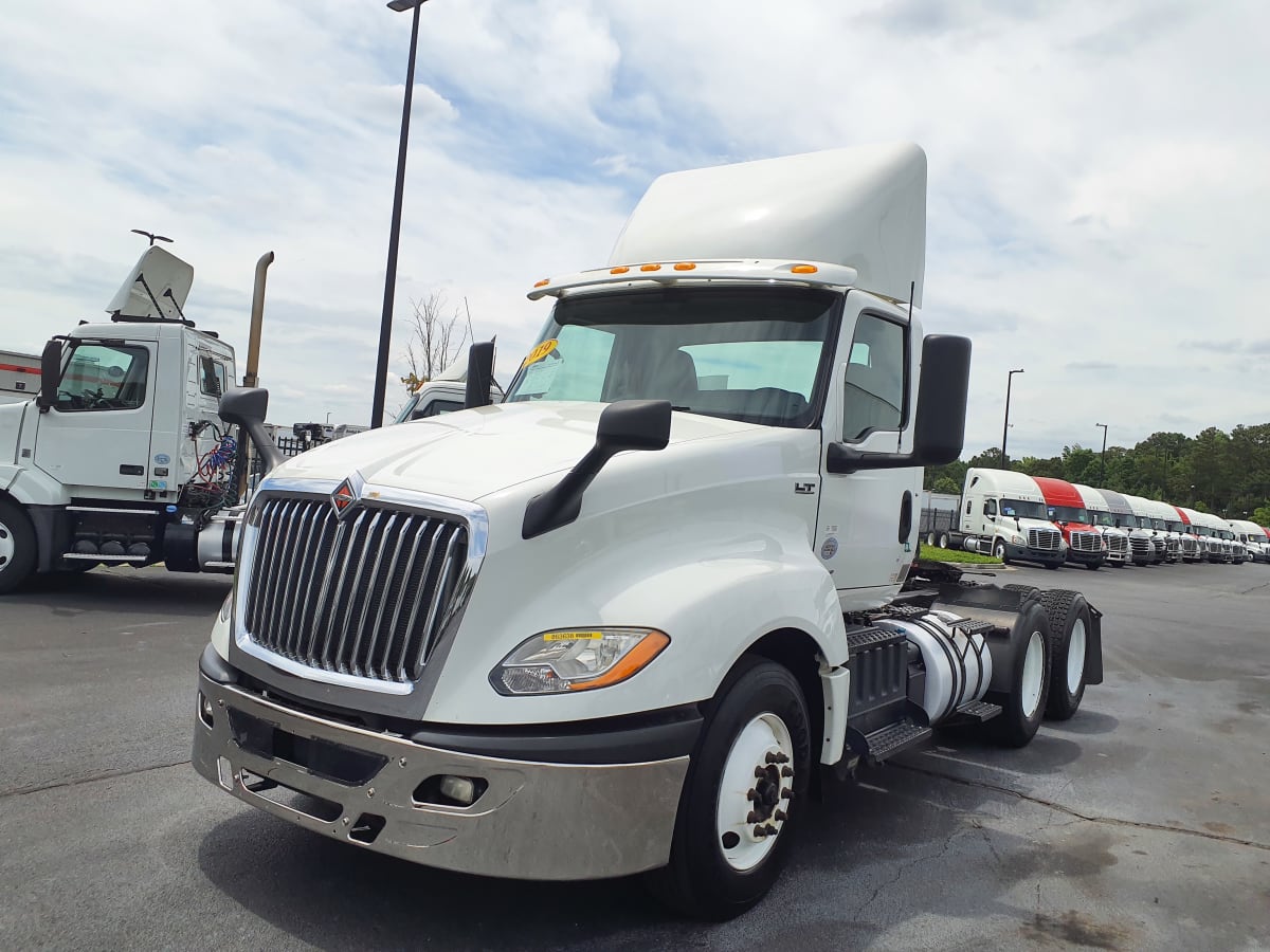 2019 Navistar International LT625 DAYCAB T/A 863638