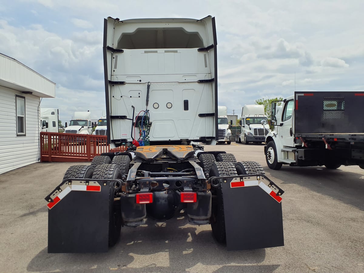 2019 Navistar International LT625 SLPR CAB 863650