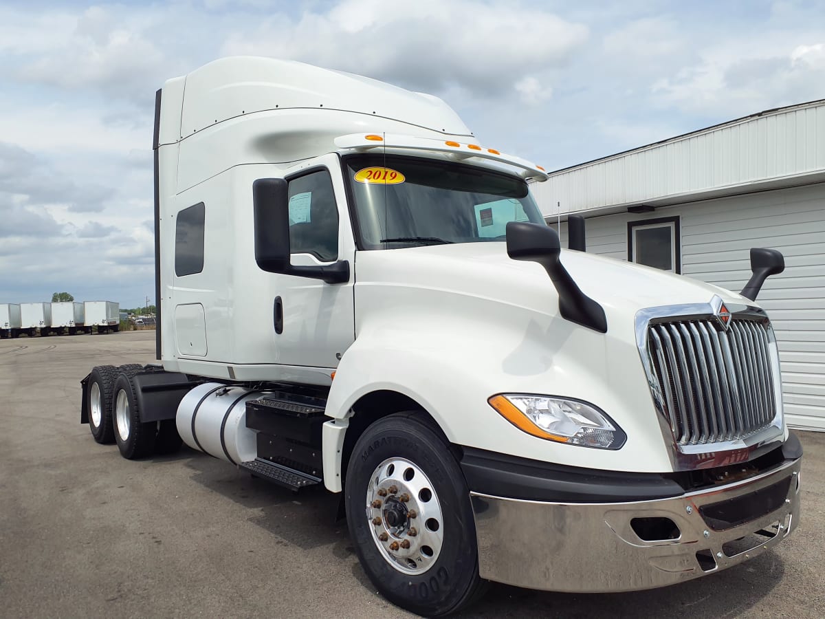 2019 Navistar International LT625 SLPR CAB 863650