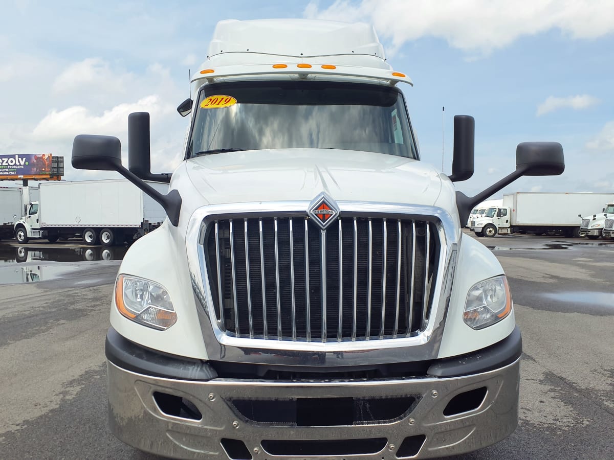 2019 Navistar International LT625 SLPR CAB 863651