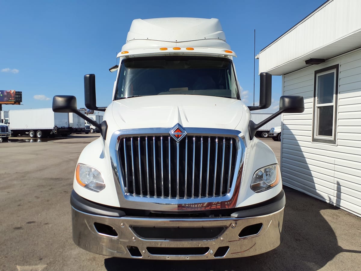 2019 Navistar International LT625 SLPR CAB 863655