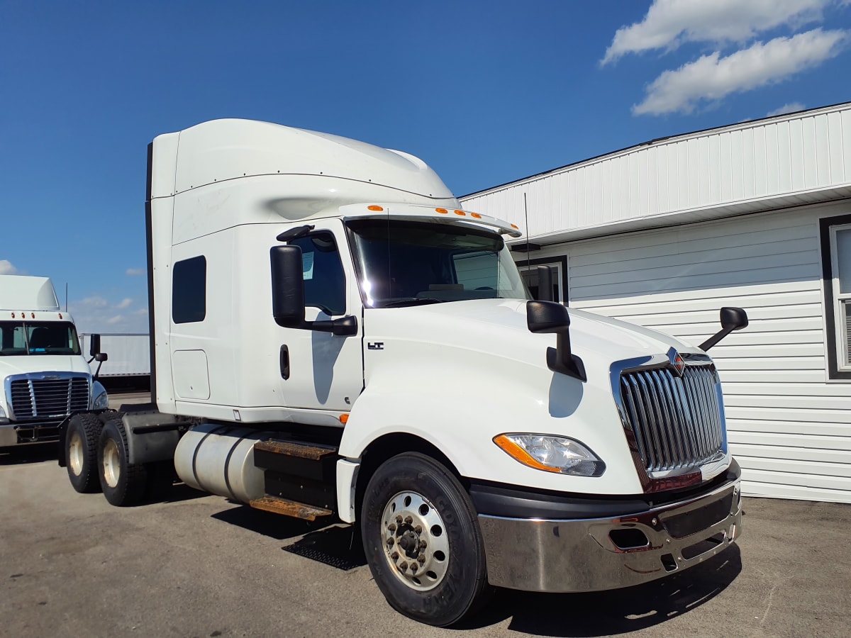 2019 Navistar International LT625 SLPR CAB 863655