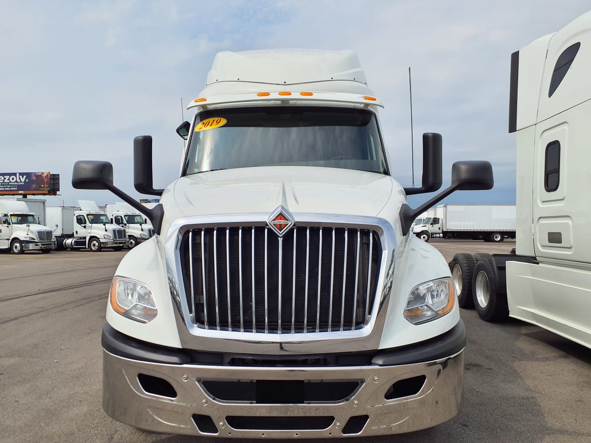 2019 Navistar International LT625 SLPR CAB 863657