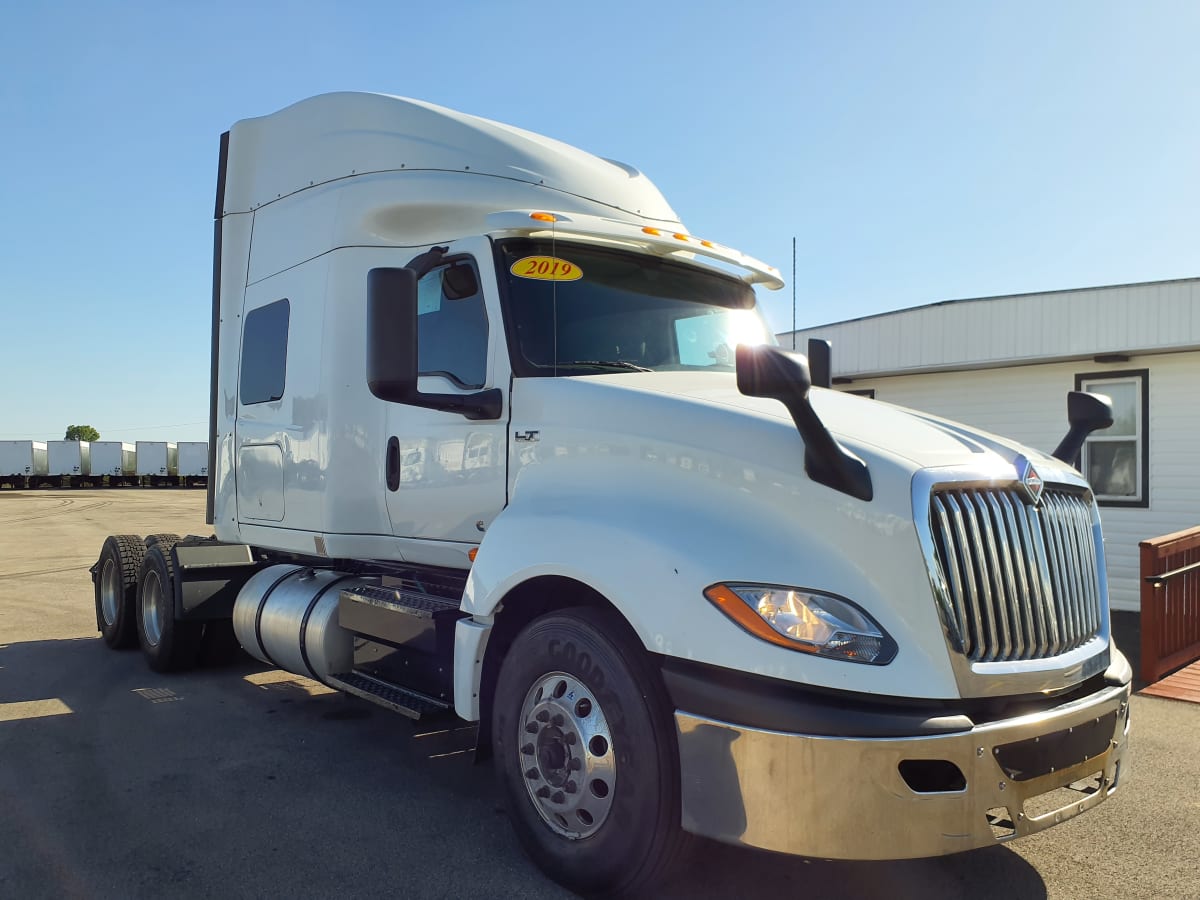 2019 Navistar International LT625 SLPR CAB 863658