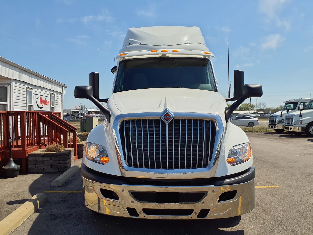 2019 Navistar International LT625 SLPR CAB 863660