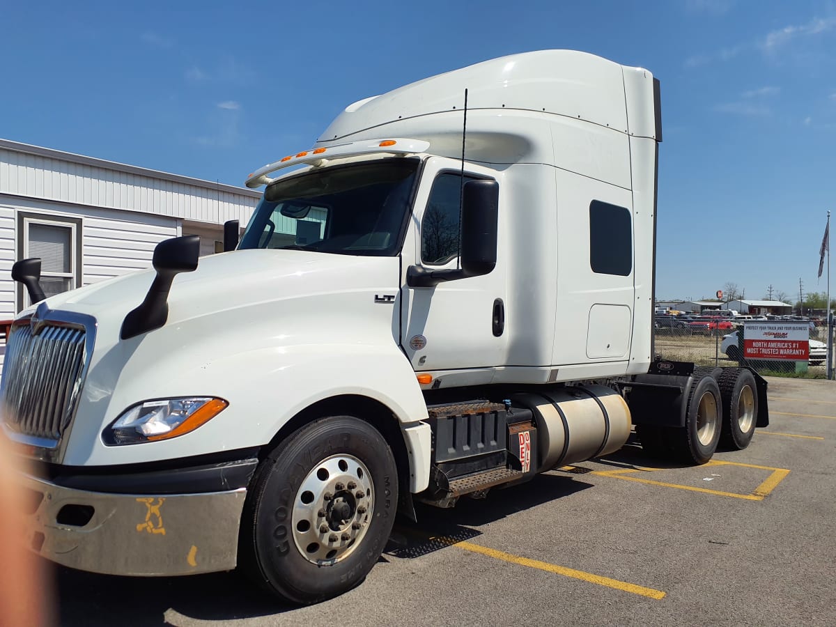 2019 Navistar International LT625 SLPR CAB 863660