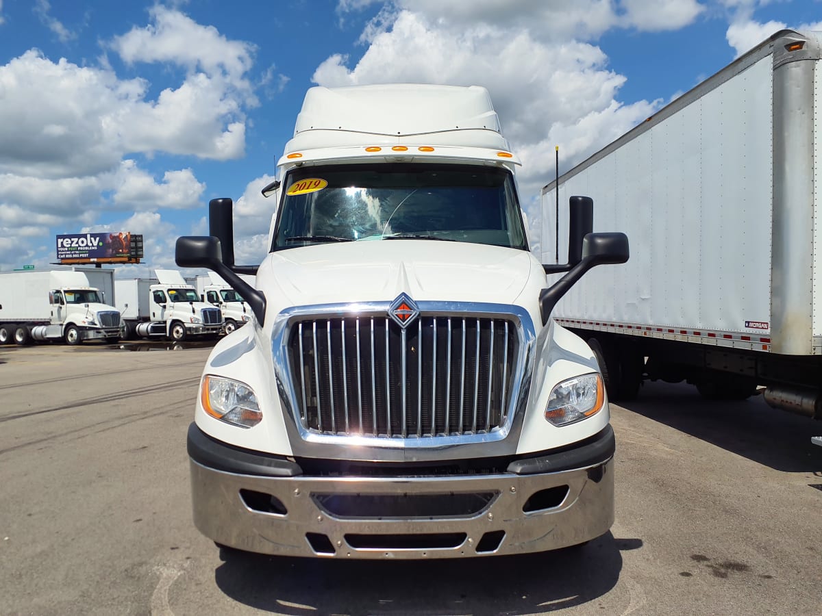 2019 Navistar International LT625 SLPR CAB 863663