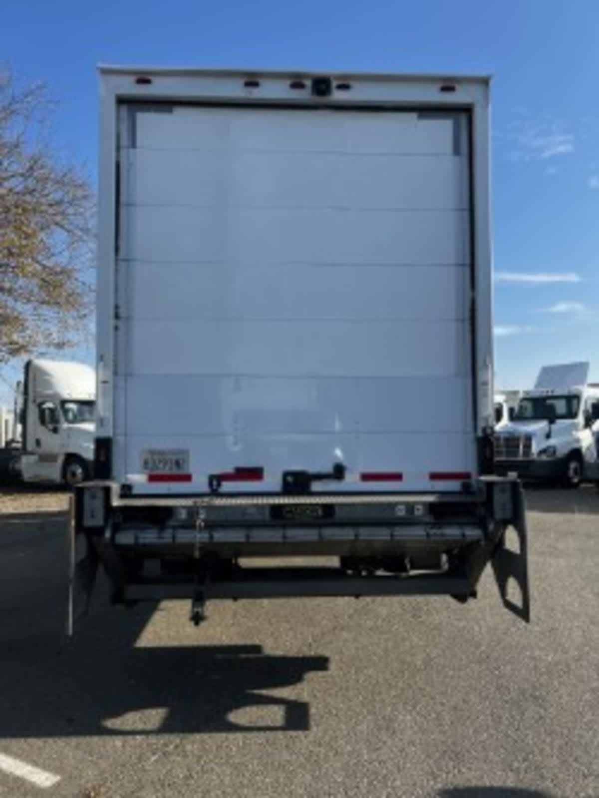 2019 Freightliner/Mercedes M2 106 863694