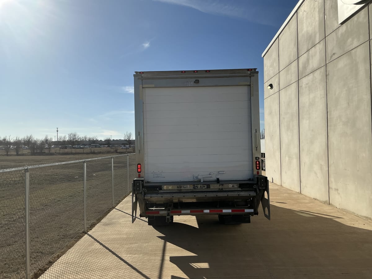 2019 Freightliner/Mercedes M2 106 863703