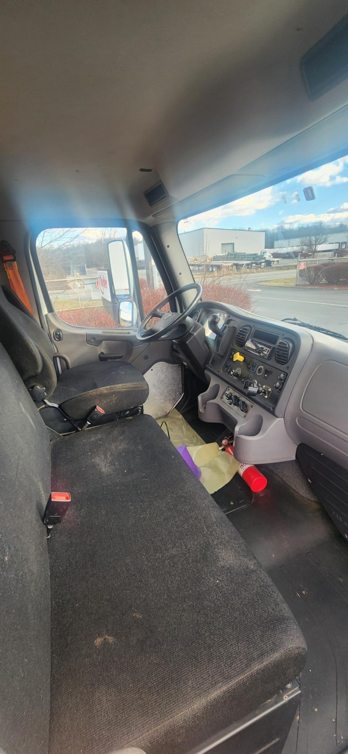 2019 Freightliner/Mercedes M2 106 863859