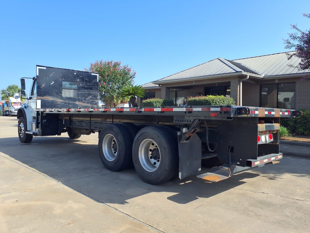 2019 Freightliner M2 106 in Houston, TX — photo 6