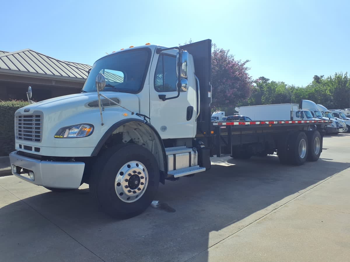 2019 Freightliner M2 106 in Houston, TX