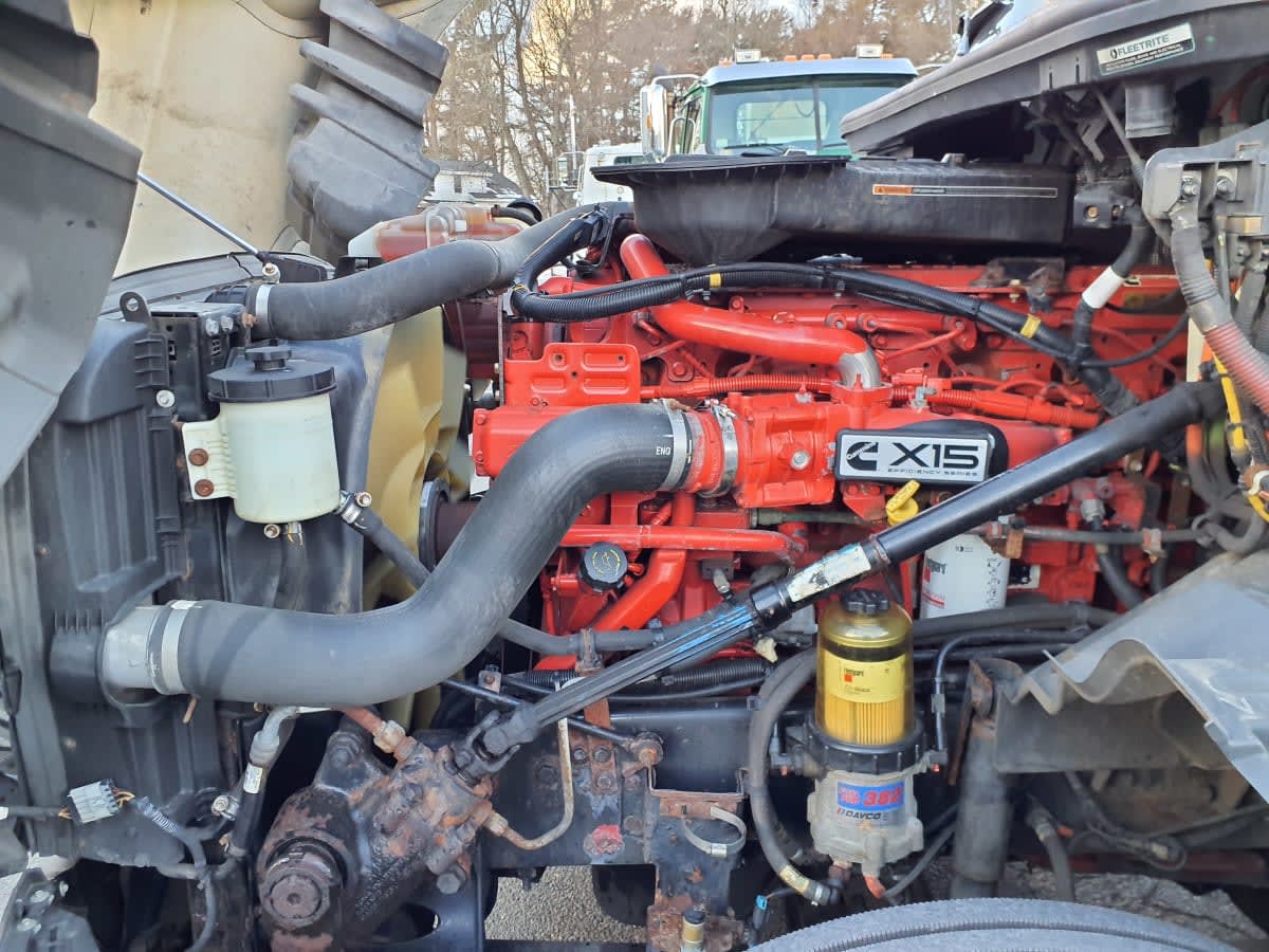 2019 Navistar International LT625 DAYCAB T/A 863923