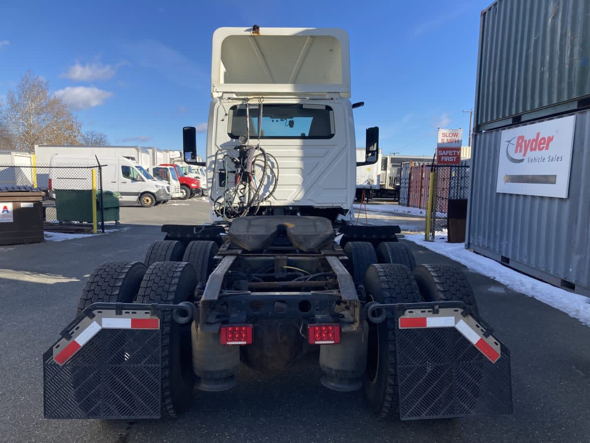 2019 Navistar International LT625 DAYCAB T/A 863934