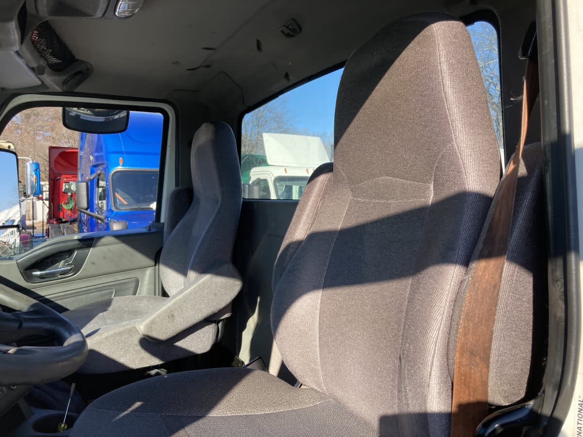 2019 Navistar International LT625 DAYCAB T/A 863935