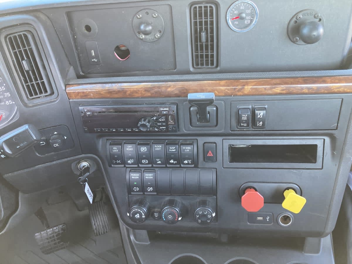 2019 Navistar International LT625 DAYCAB T/A 863935