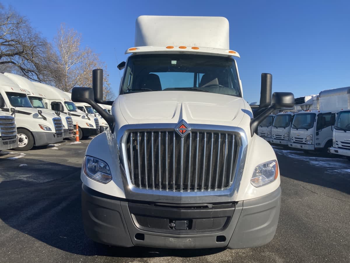 2019 Navistar International LT625 DAYCAB T/A 863935