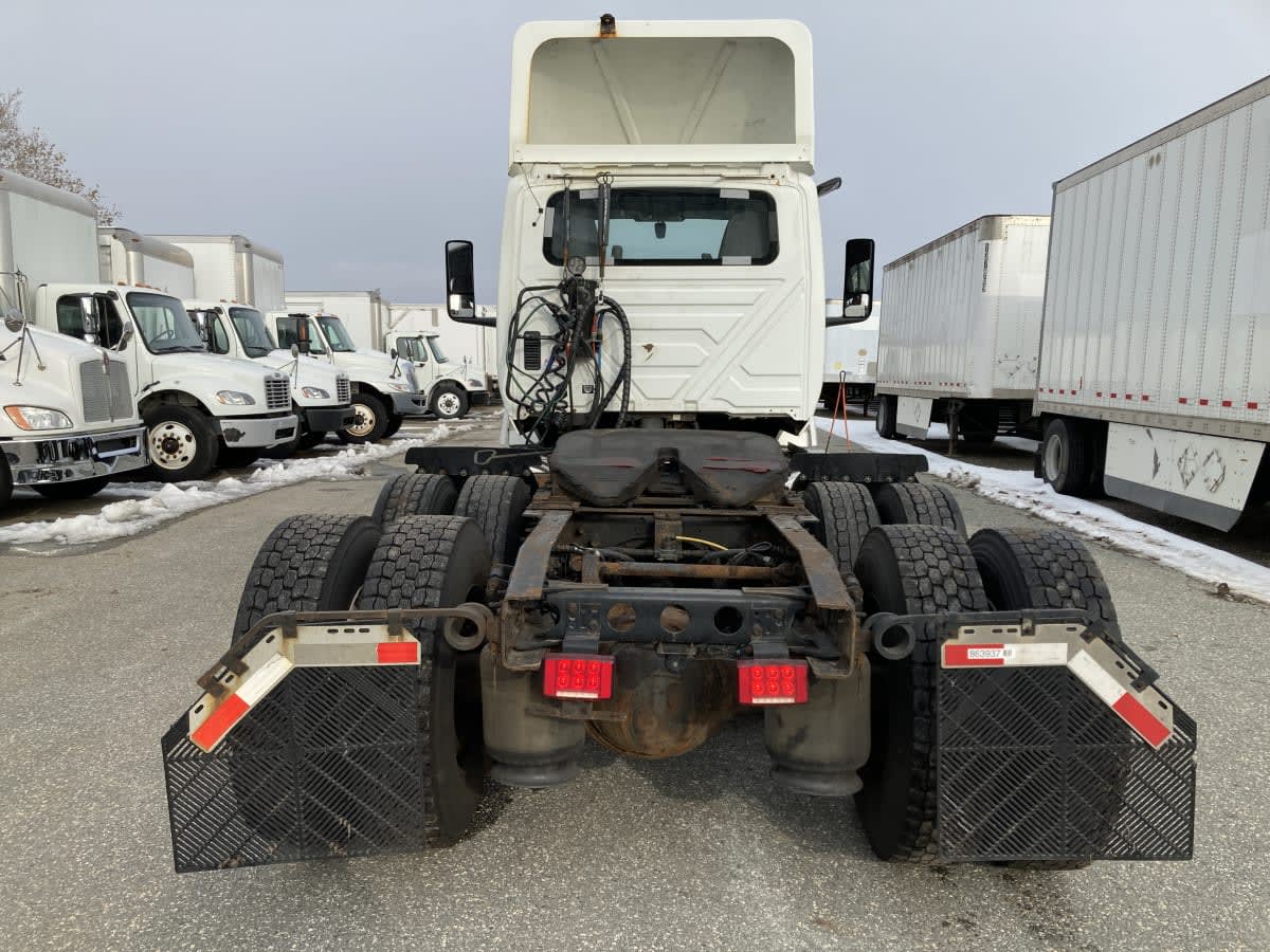 2019 Navistar International LT625 DAYCAB T/A 863937