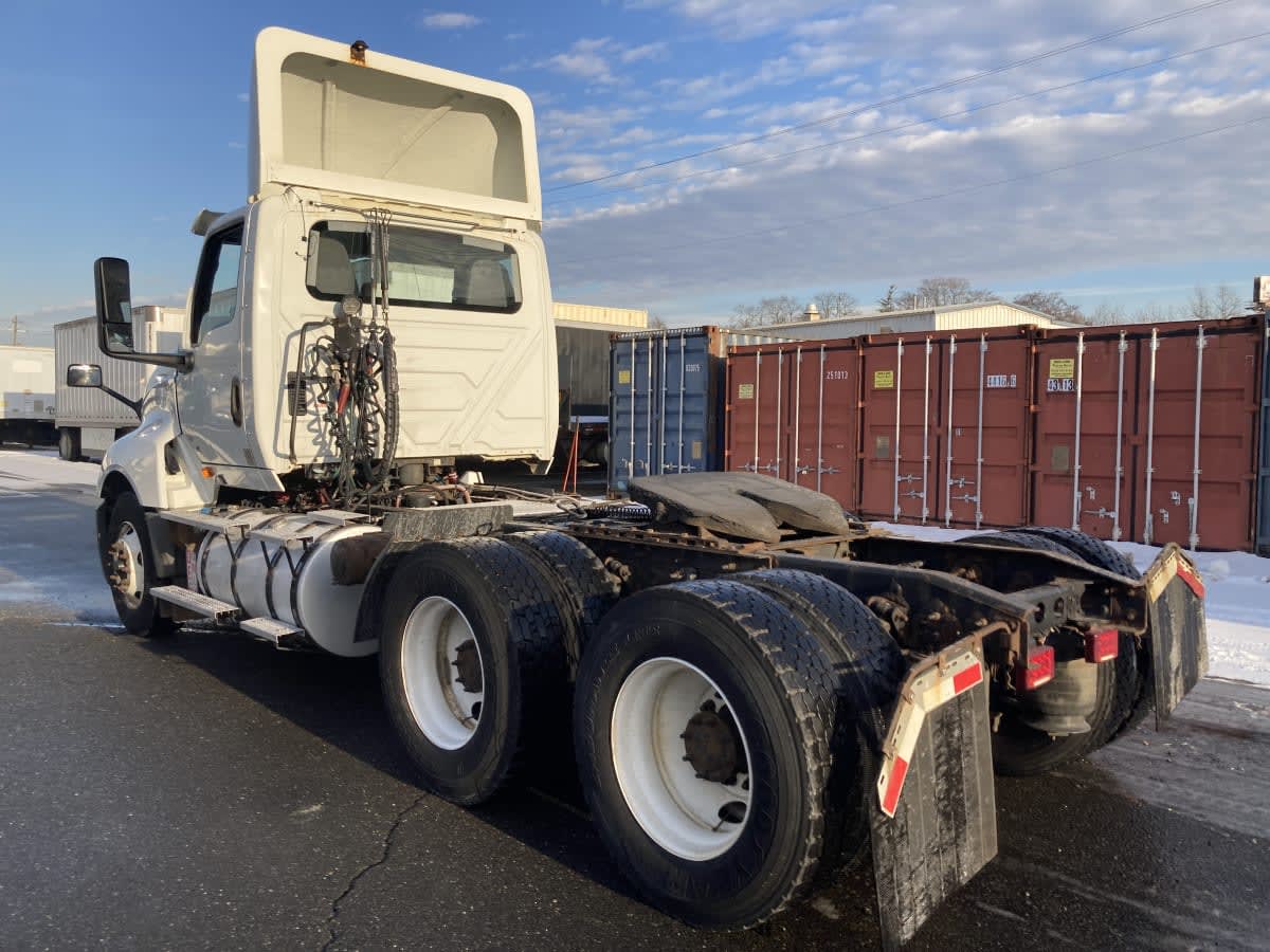 2019 Navistar International LT625 DAYCAB T/A 863939