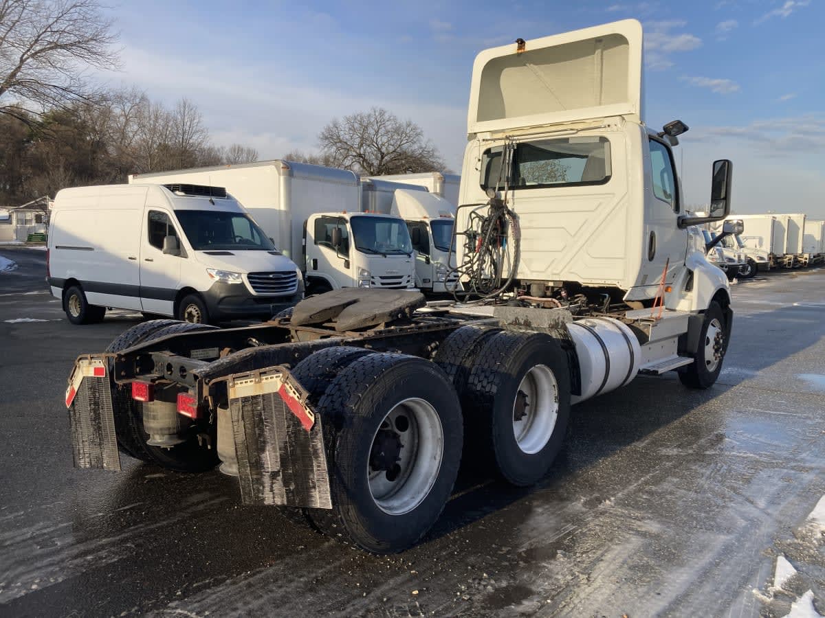 2019 Navistar International LT625 DAYCAB T/A 863939