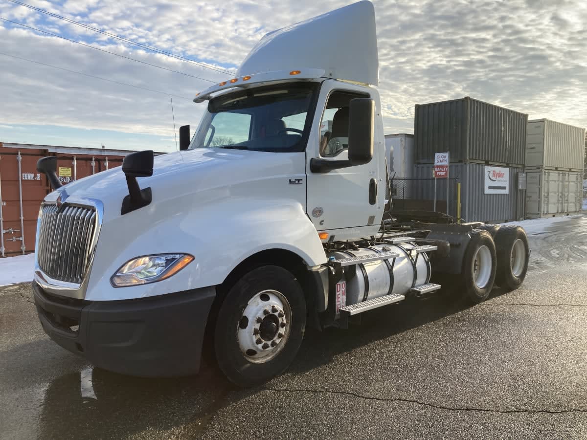 2019 Navistar International LT625 DAYCAB T/A 863939