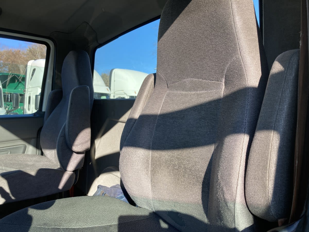 2019 Navistar International LT625 DAYCAB T/A 863940