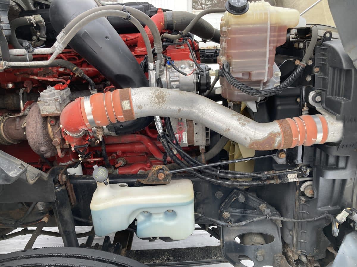 2019 Navistar International LT625 DAYCAB T/A 863943