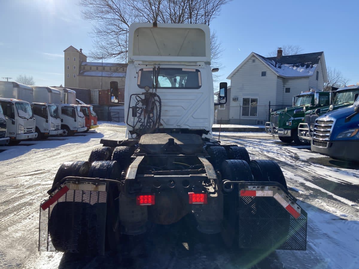 2019 Navistar International LT625 DAYCAB T/A 863945