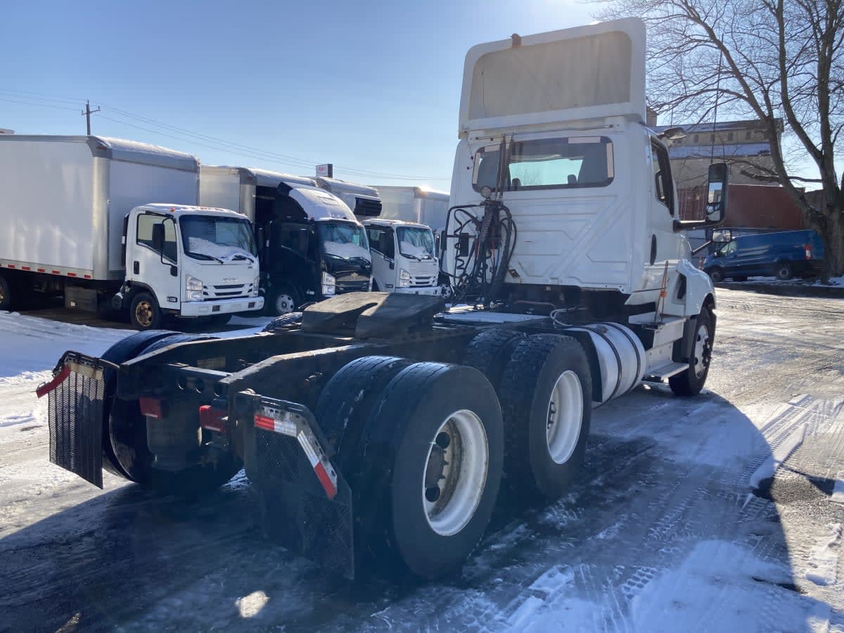 2019 Navistar International LT625 DAYCAB T/A 863945