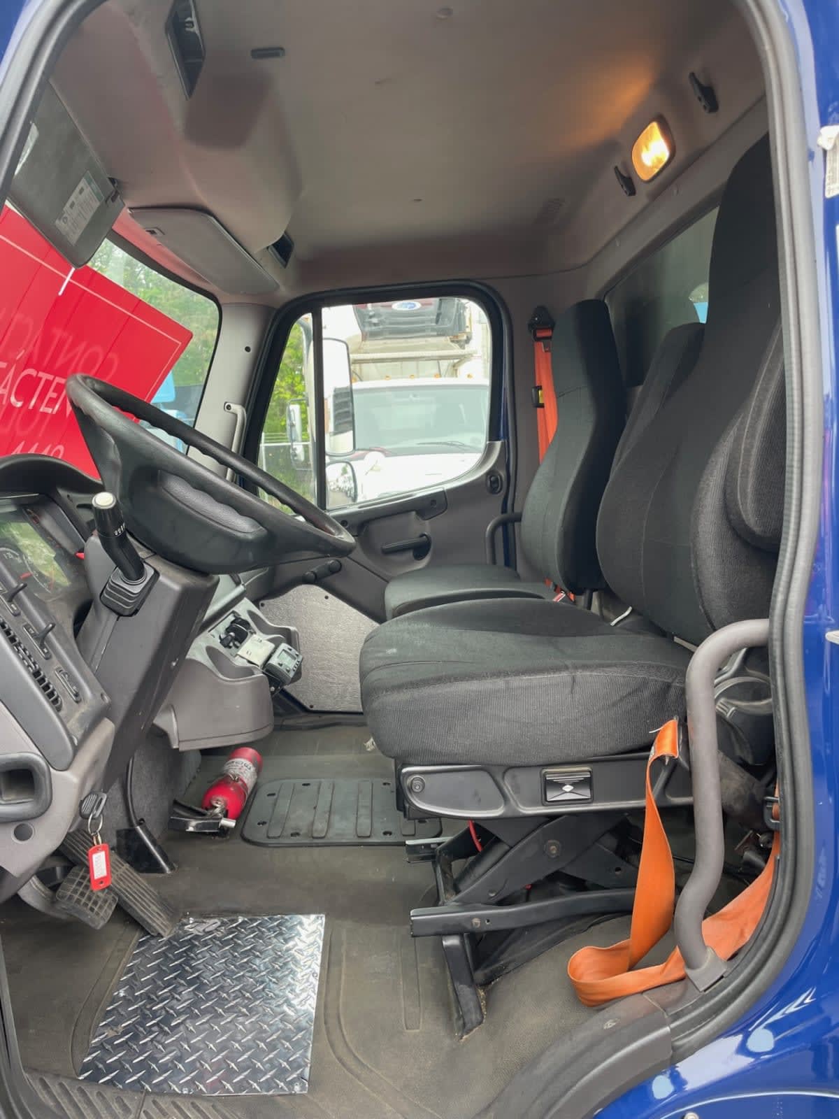 2019 Freightliner M2 106 863953