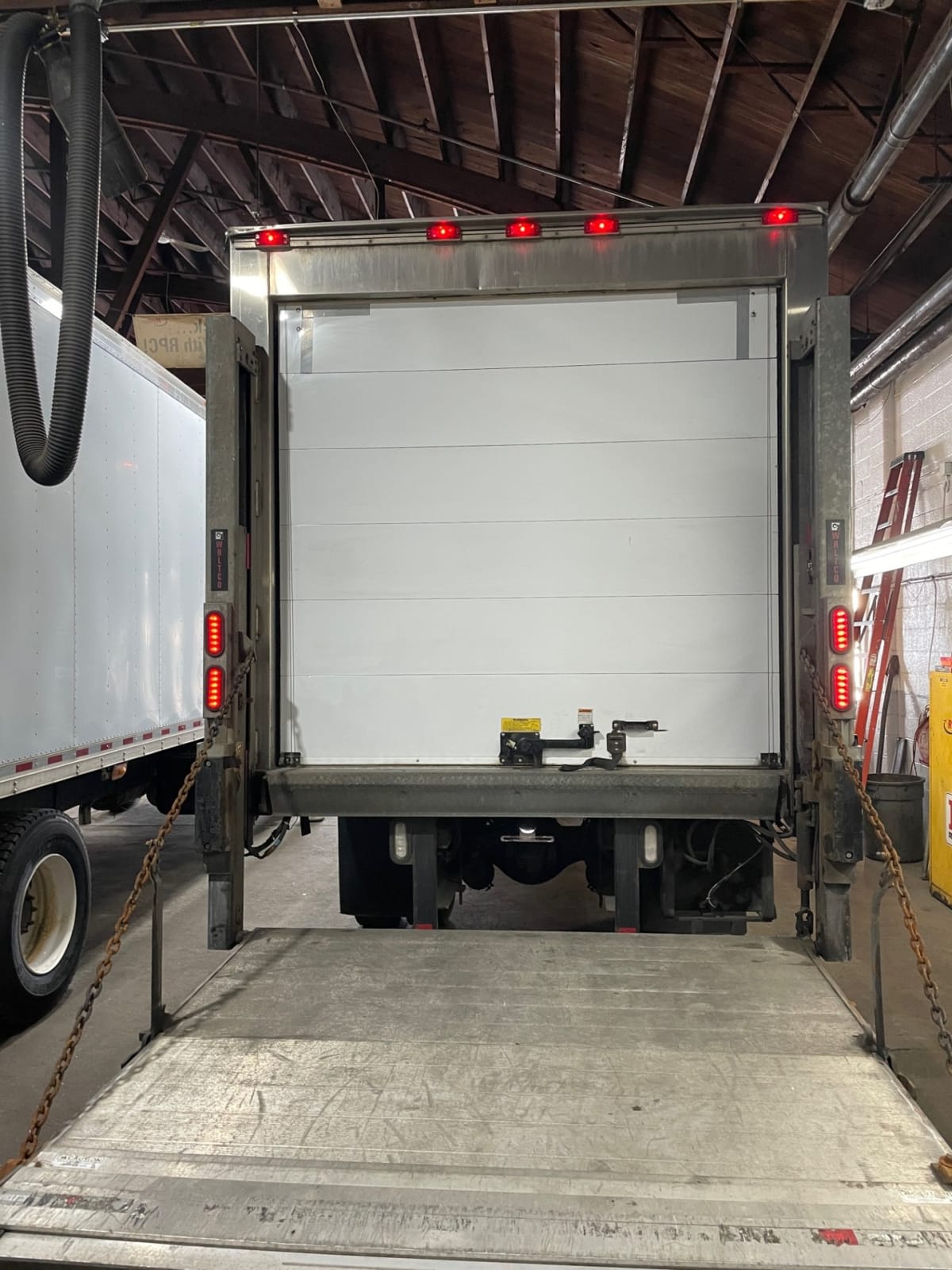 2019 Freightliner M2 106 863955