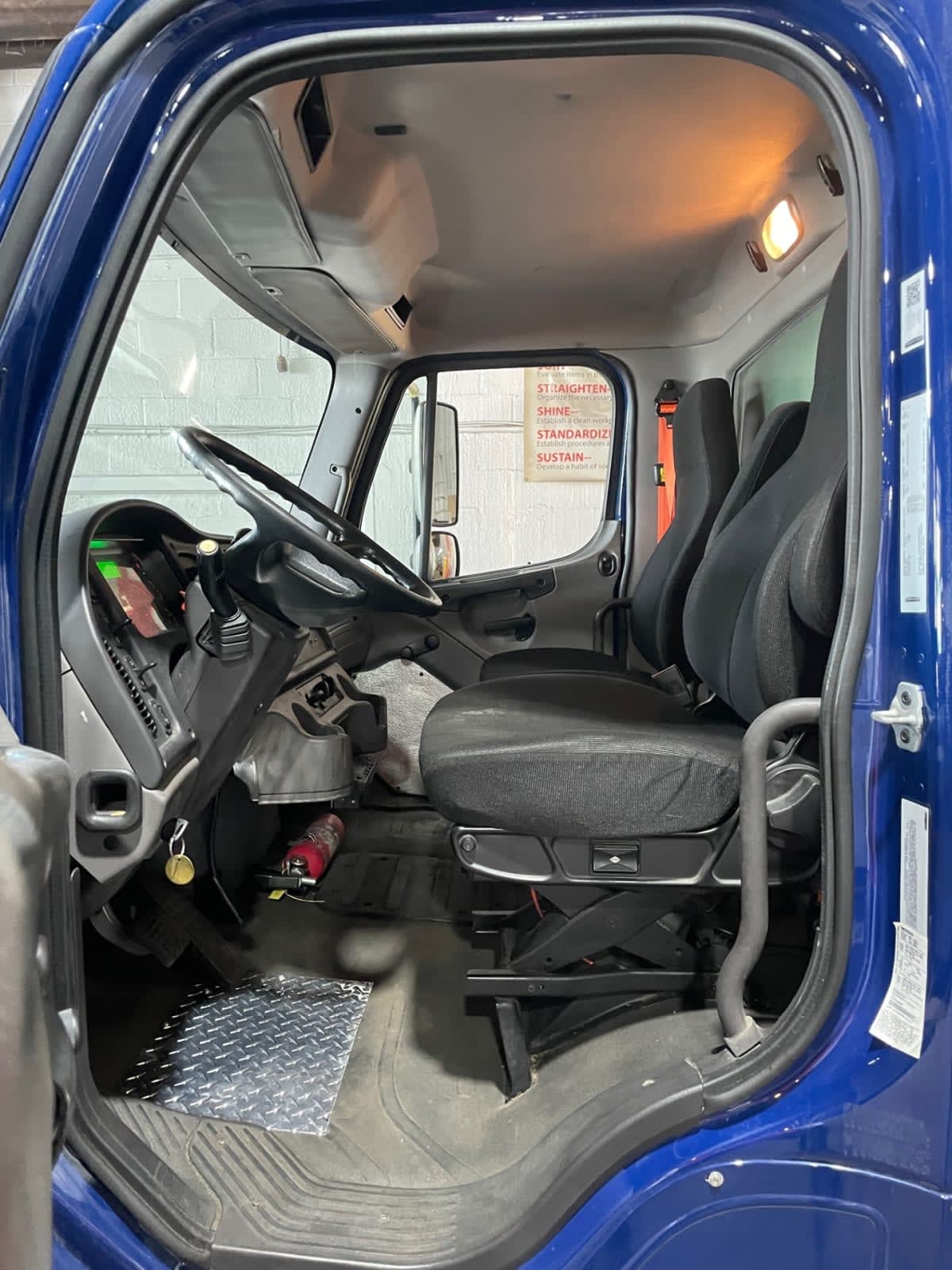 2019 Freightliner M2 106 863955