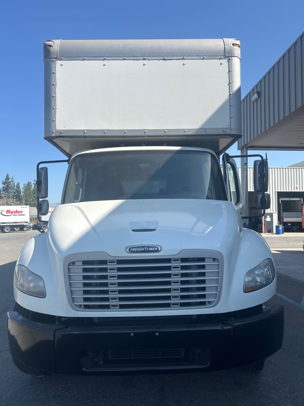 2019 Freightliner M2 106 in Pomona, CA — photo 2