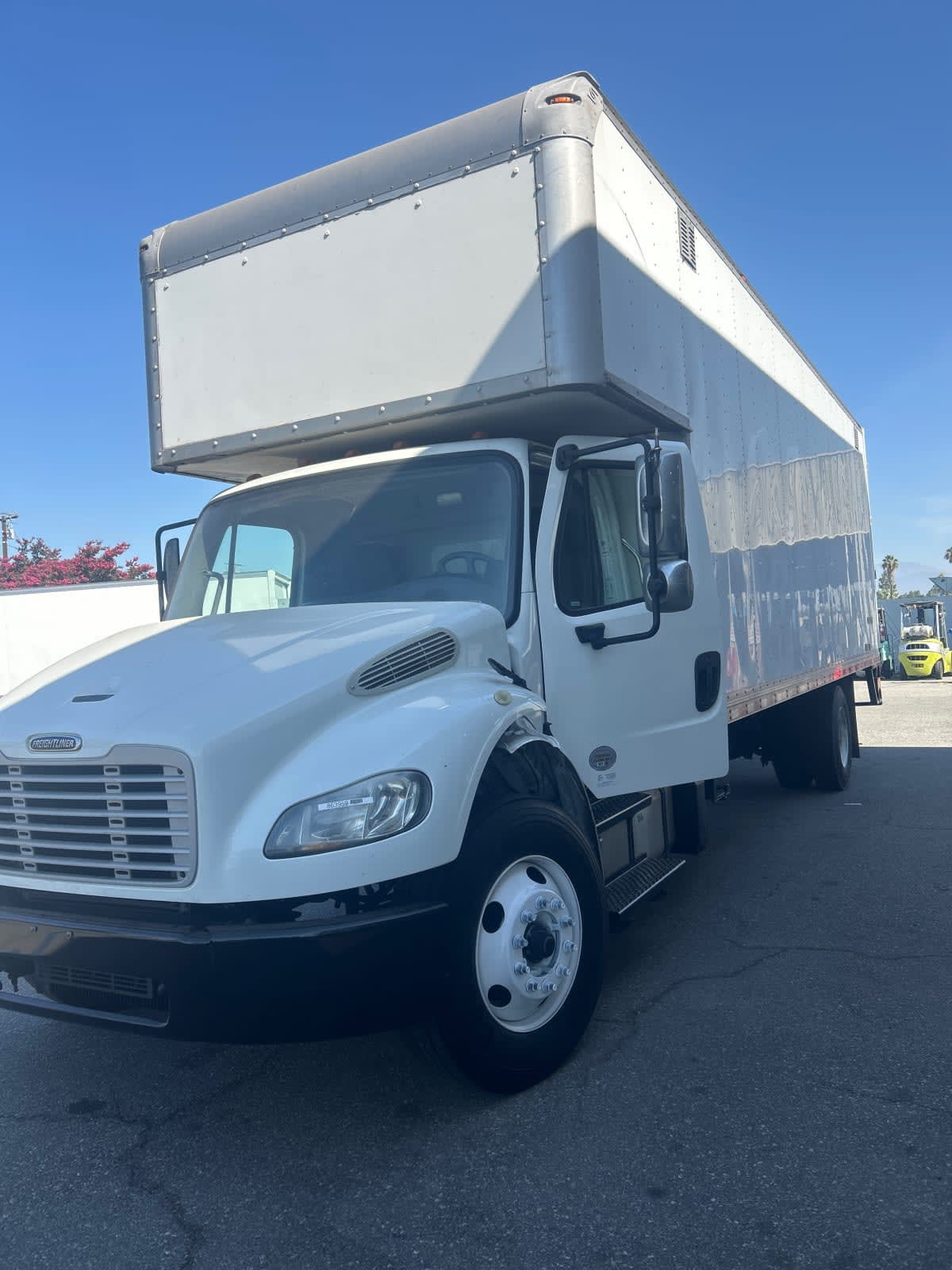 2019 Freightliner M2 106 in Pomona, CA — photo 3