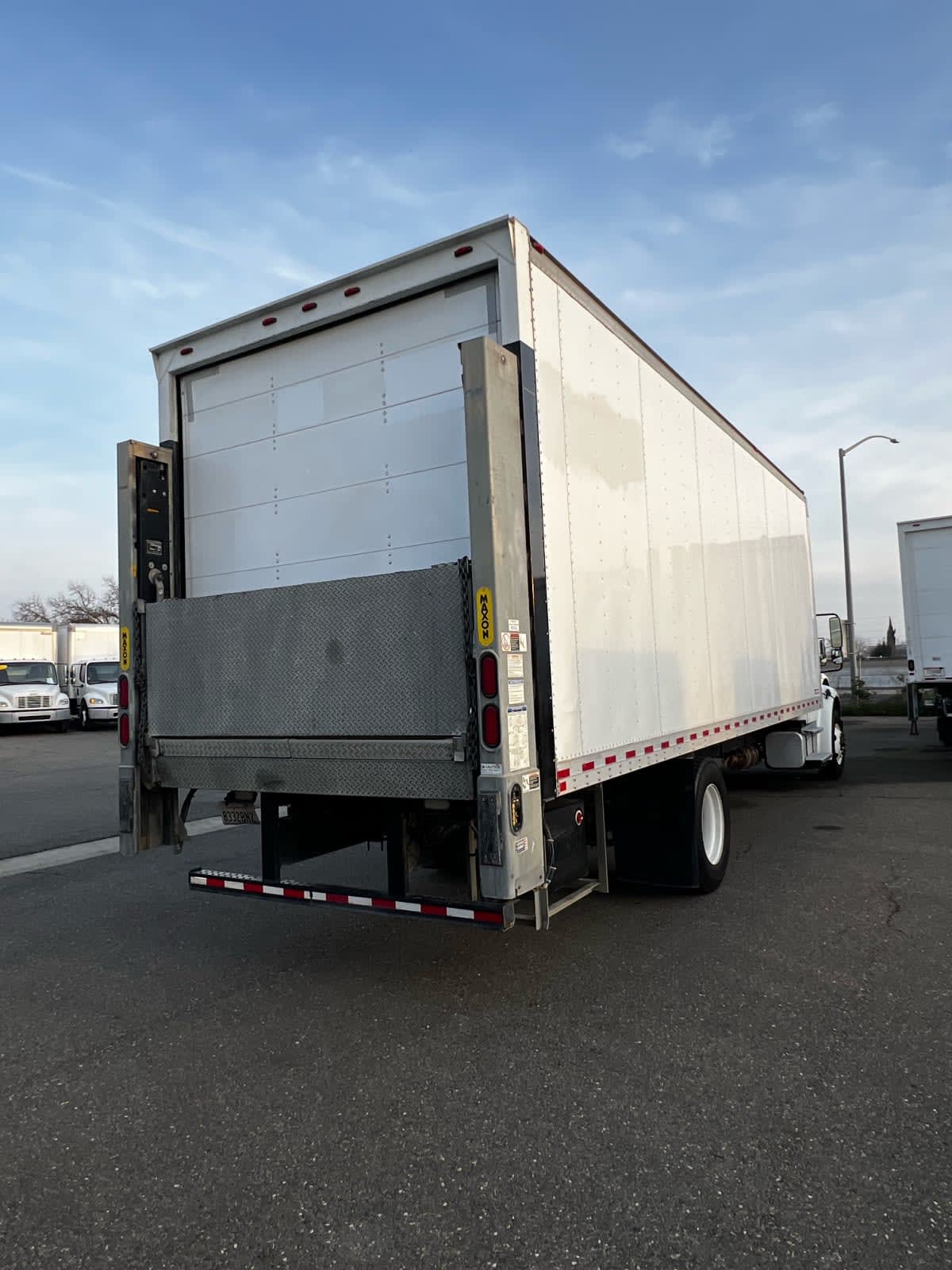 2019 Freightliner/Mercedes M2 106 863970