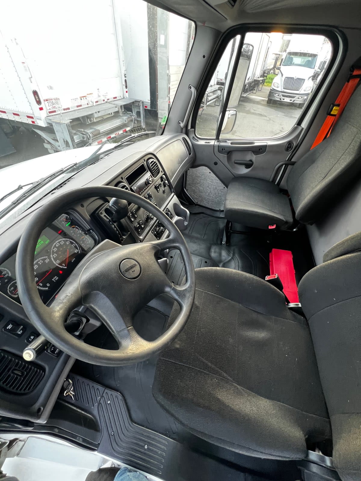 2019 Freightliner/Mercedes M2 106 863970