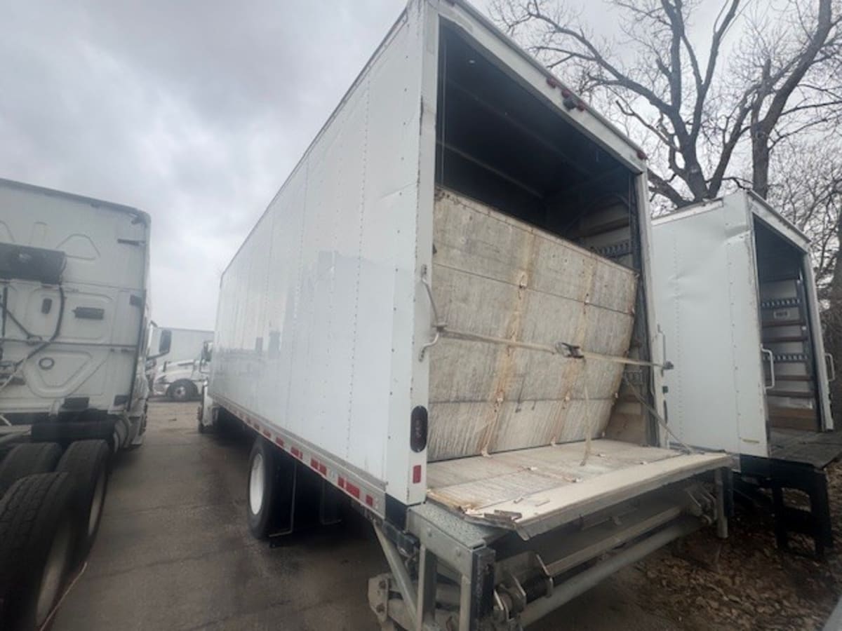 2019 Freightliner/Mercedes M2 106 863984