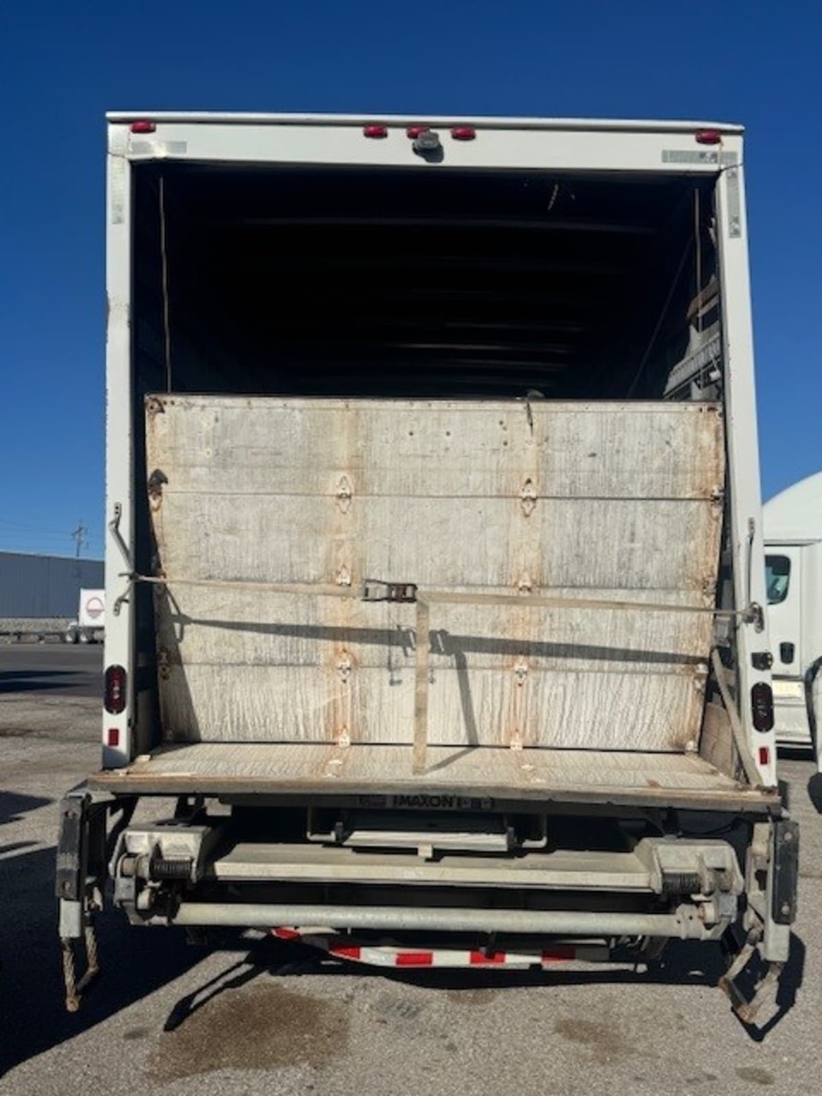 2019 Freightliner/Mercedes M2 106 863984