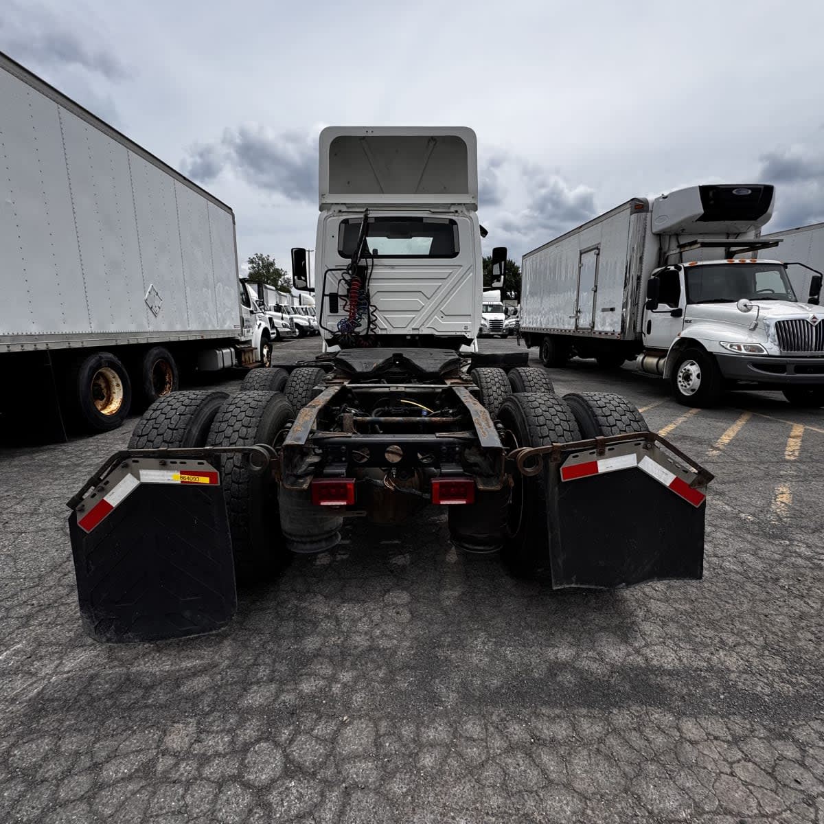 2019 International - image 5