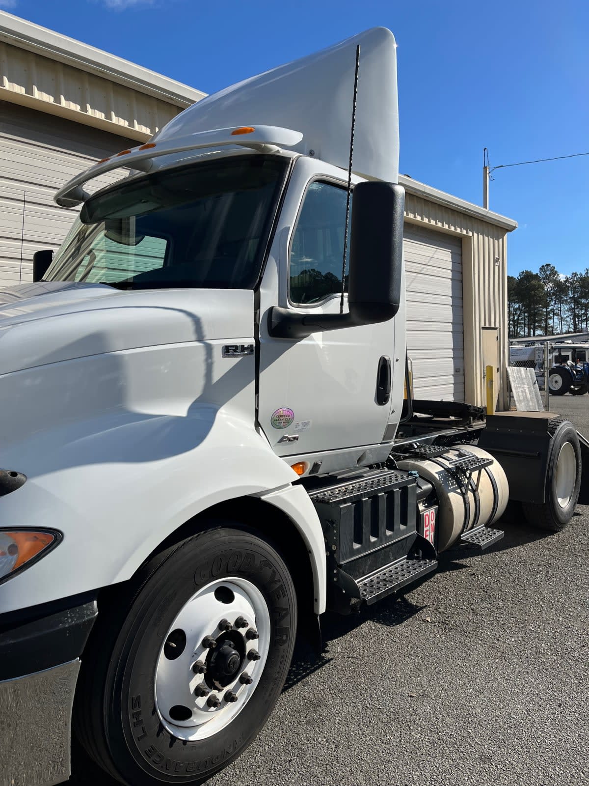 2019 Navistar International RH613 DAYCAB S/A 864096