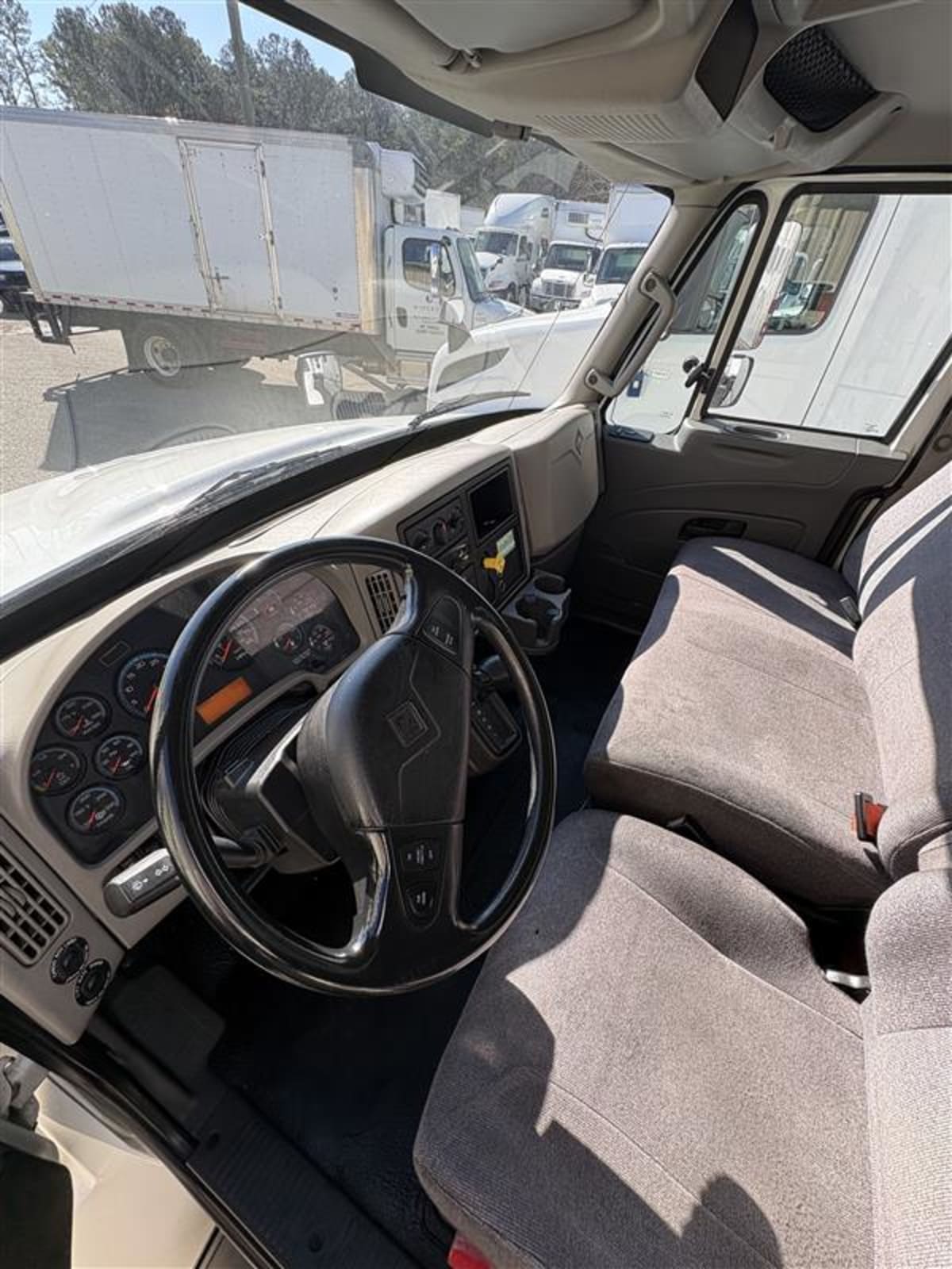 2019 Navistar International 4300 864098