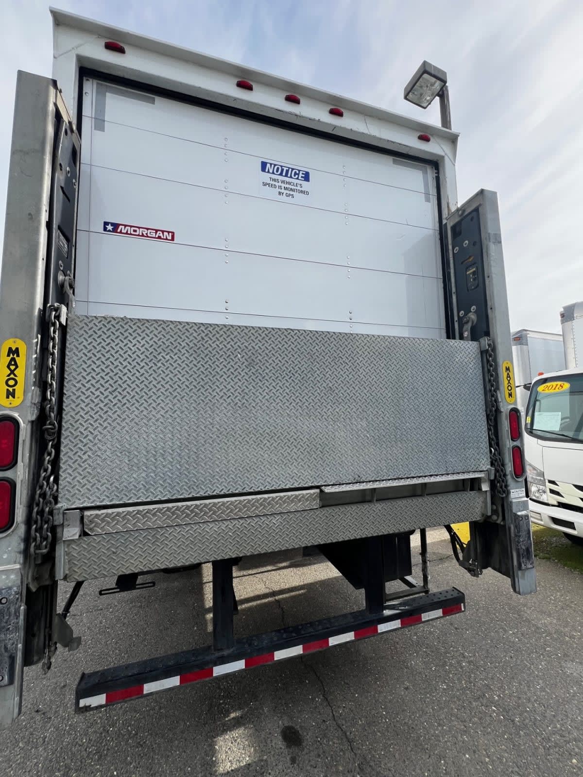 2019 Freightliner/Mercedes M2 106 864102