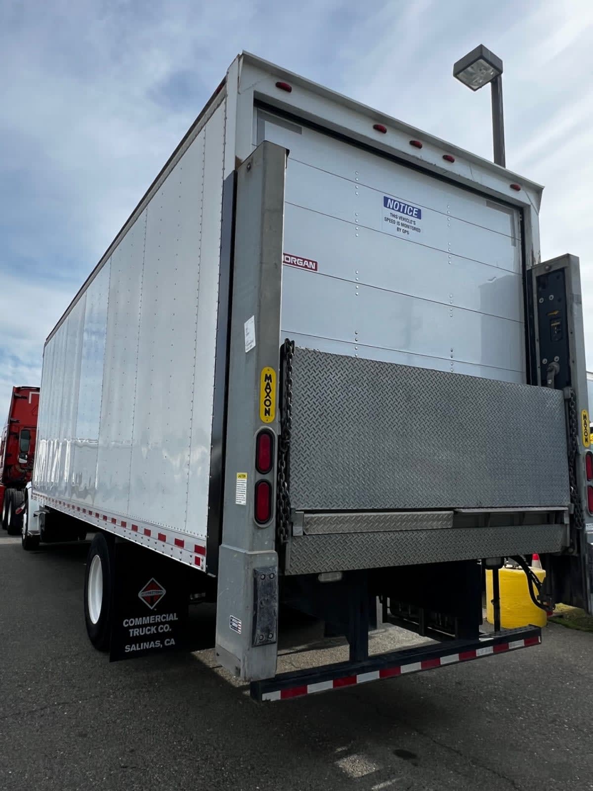 2019 Freightliner/Mercedes M2 106 864102