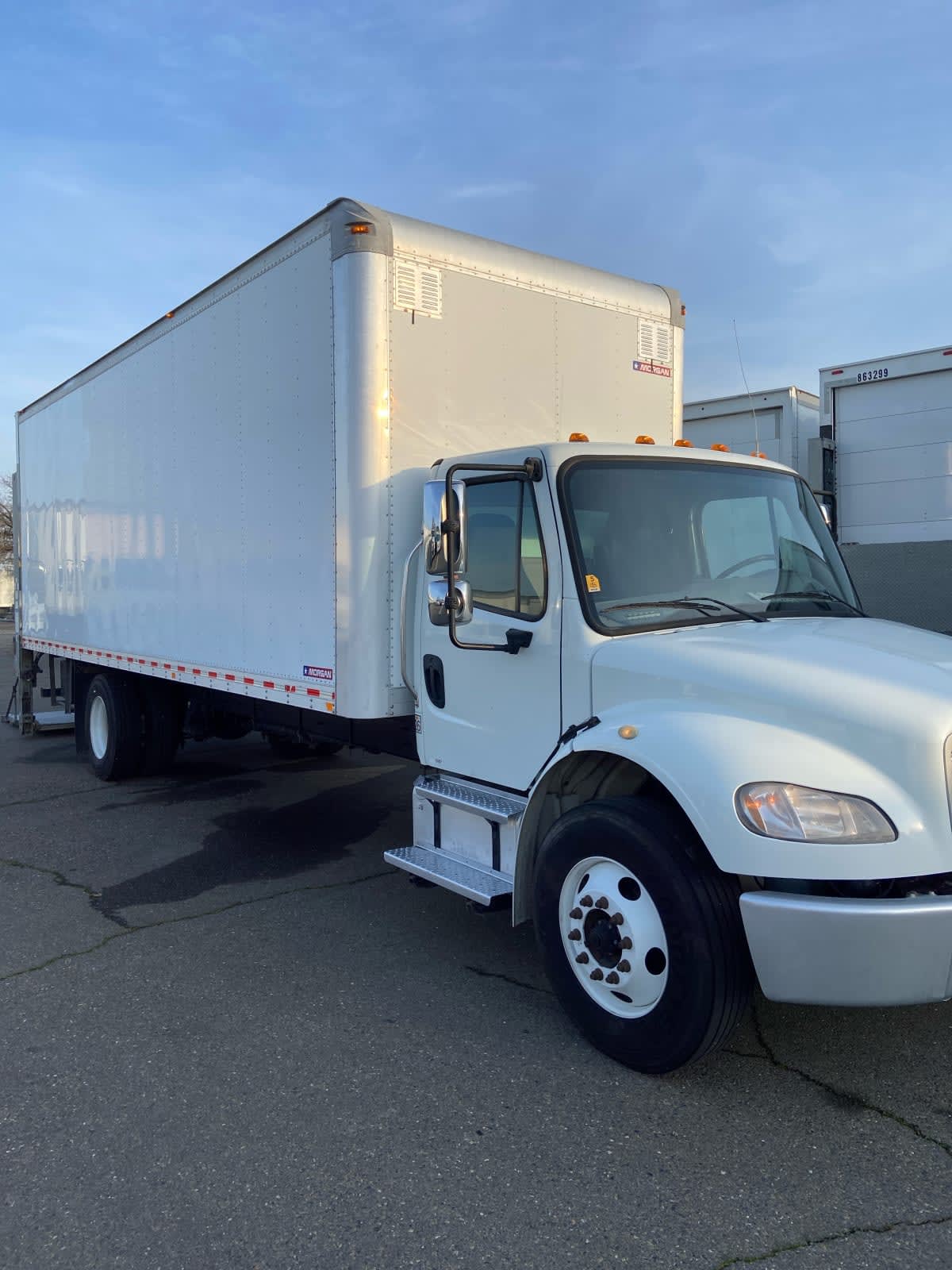 2019 Freightliner/Mercedes M2 106 864104