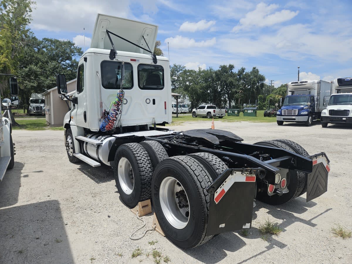 2019 Freightliner - image 6