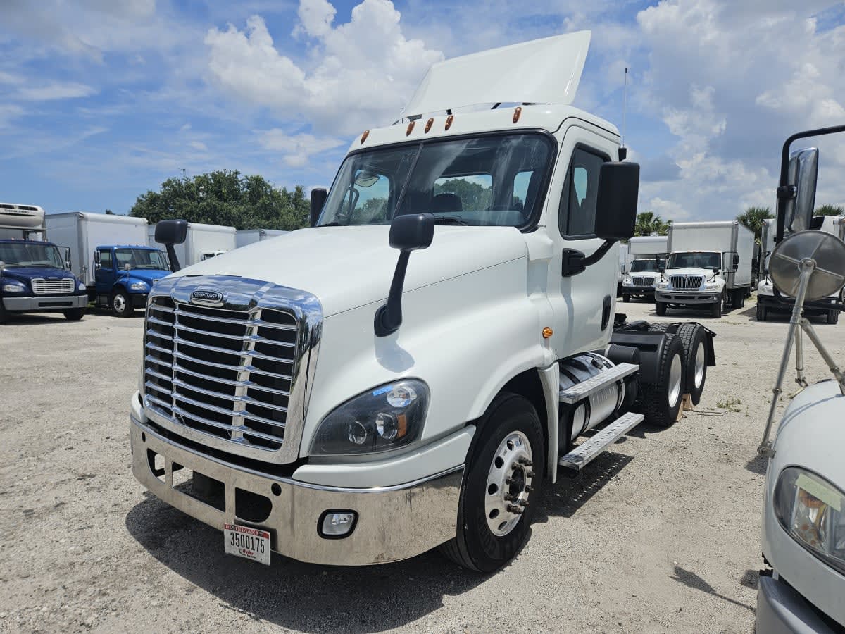 2019 Freightliner - image 1